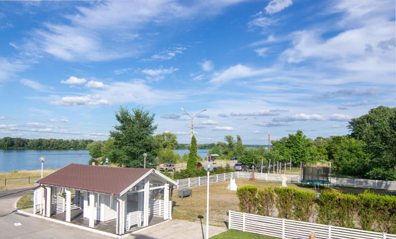 Knyazha Hora Hotel Kaniv Buitenkant foto