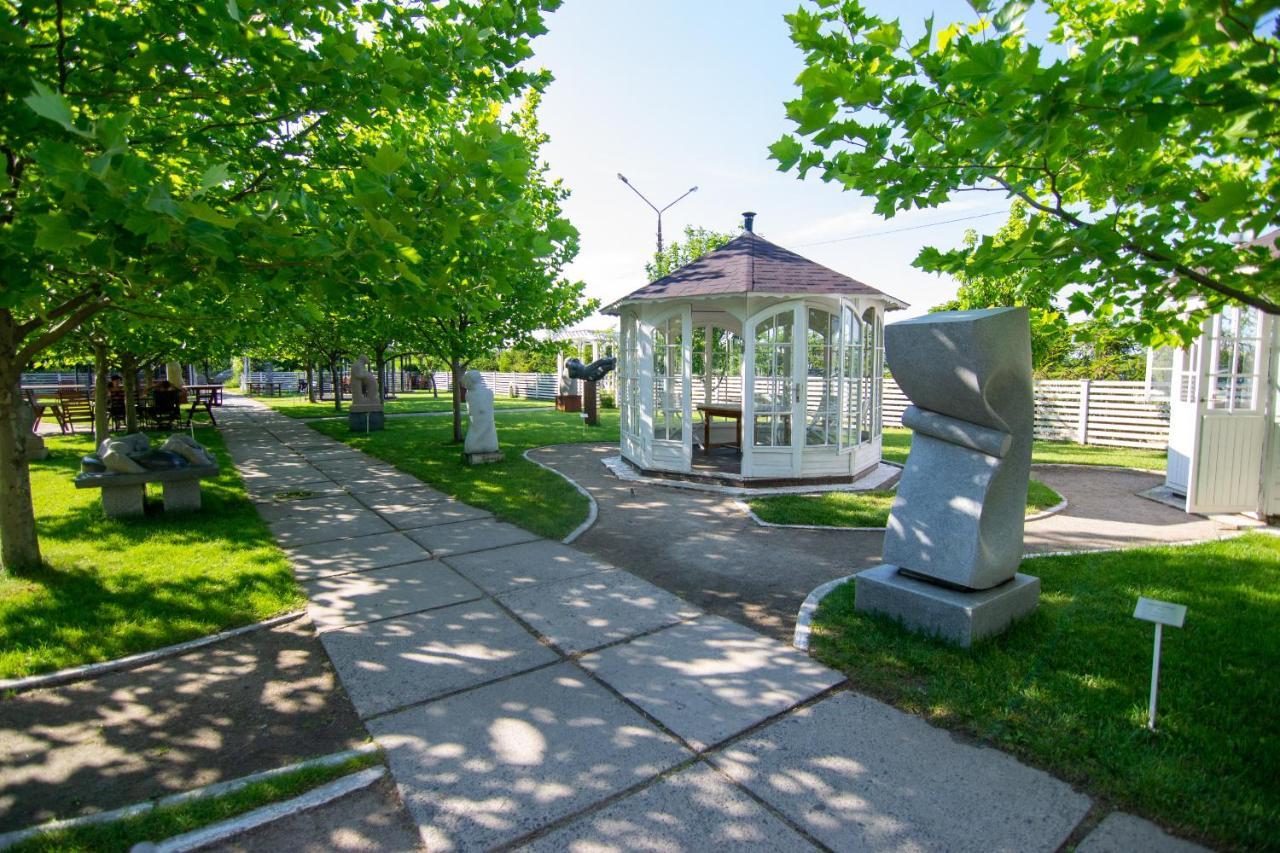 Knyazha Hora Hotel Kaniv Buitenkant foto